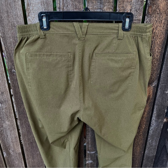 Duluth Trading Co Wm’s Breeze Shooter Slim Leg pant In Olive Green Sz 14 x 33 - Picture 4 of 16